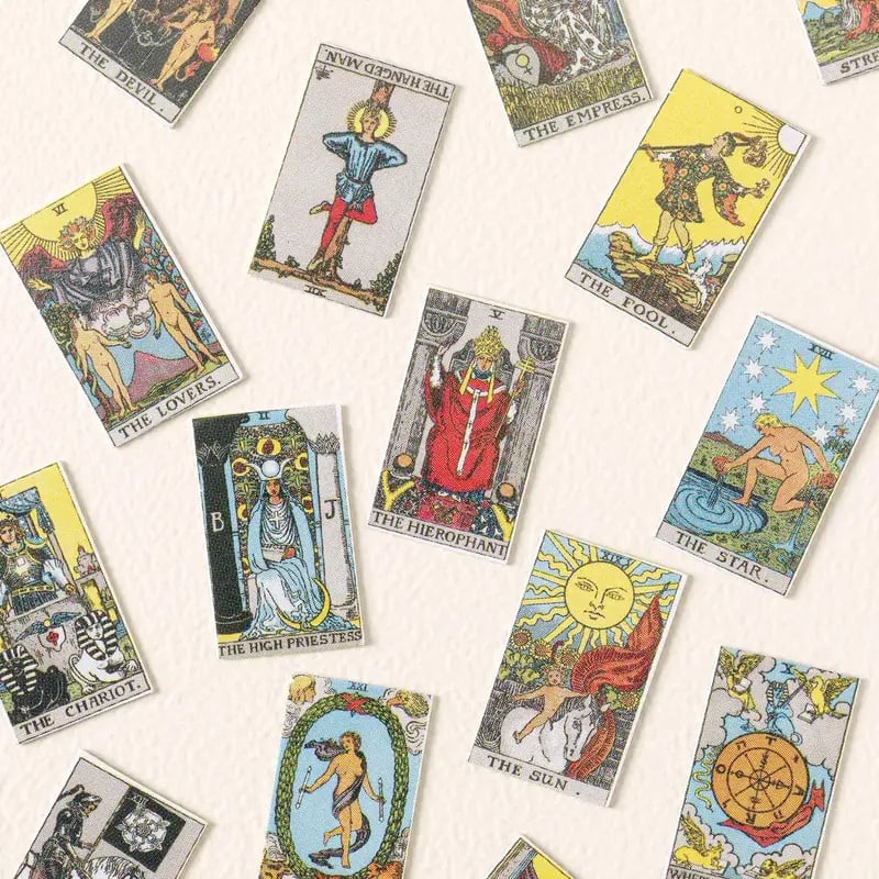 🔥 Last Day 50% OFF – Brass Locket Necklace with 22 Miniature Tarot Cards, 30" Adjustable Chain